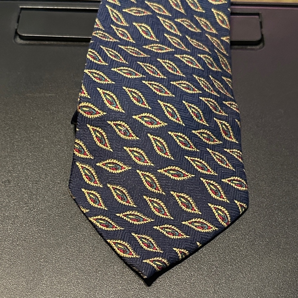 Mark Pendleton silk Navy and Gold Leaf Patterned Tie